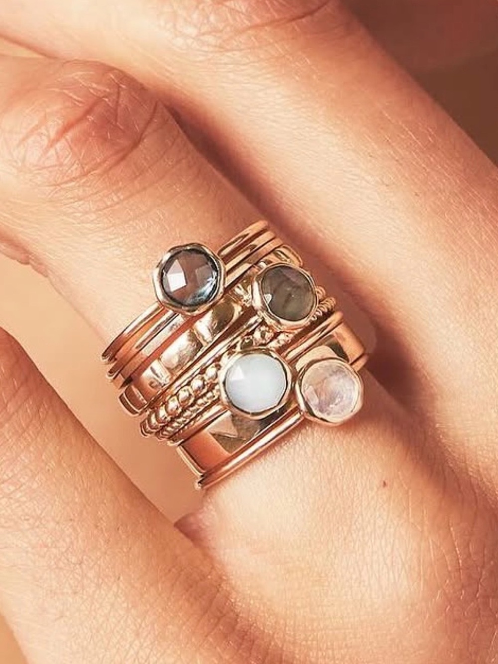 labradorite mini mood ring in 10k Gold